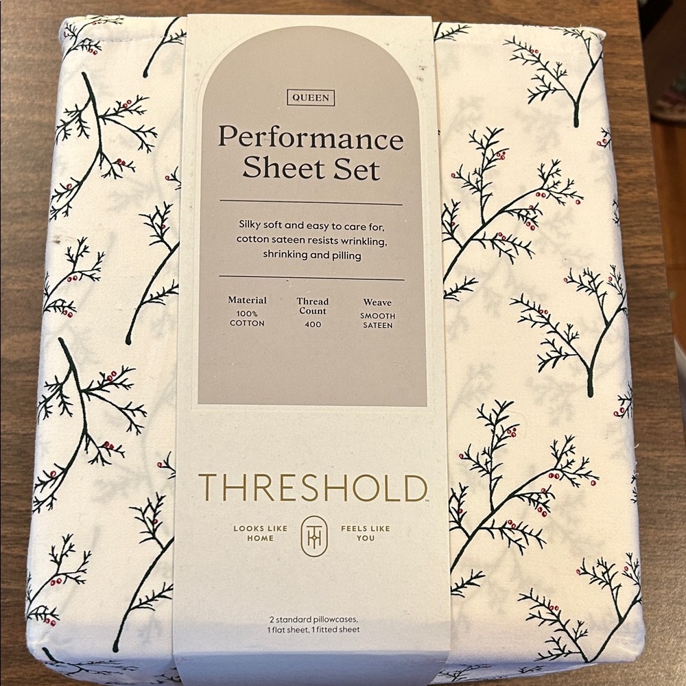 Threshold Queen Performance Sheet Set - White with Black and Red Pattern